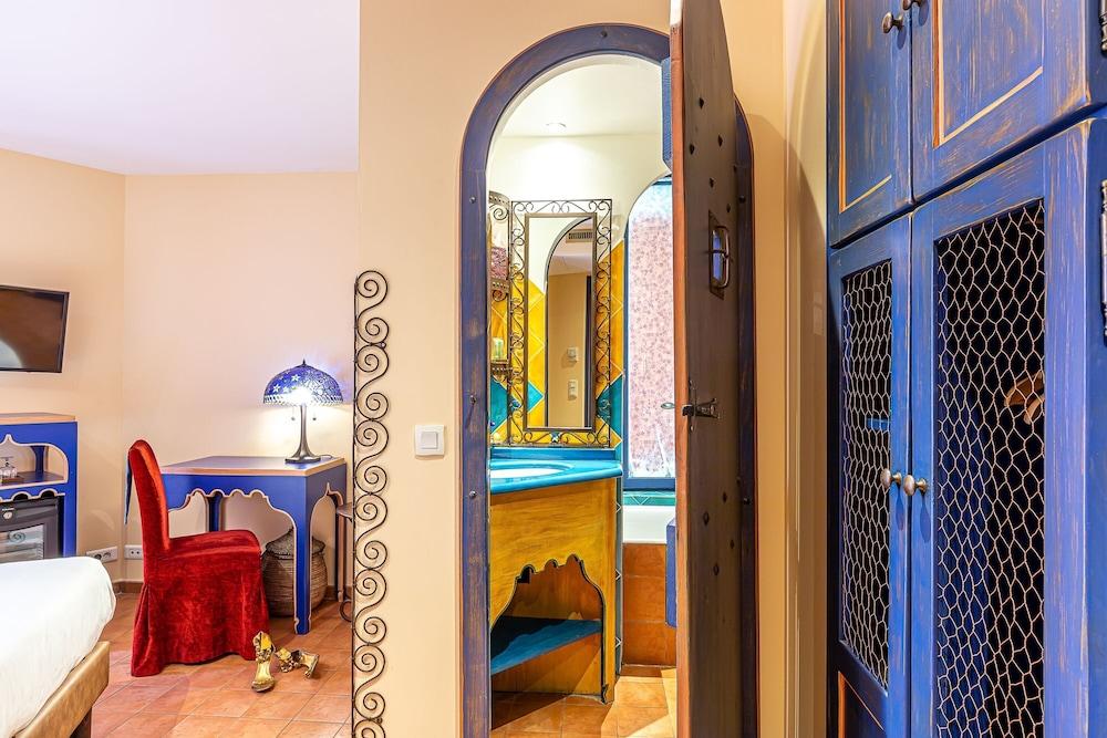 Hotel Royale Montsouris 3*